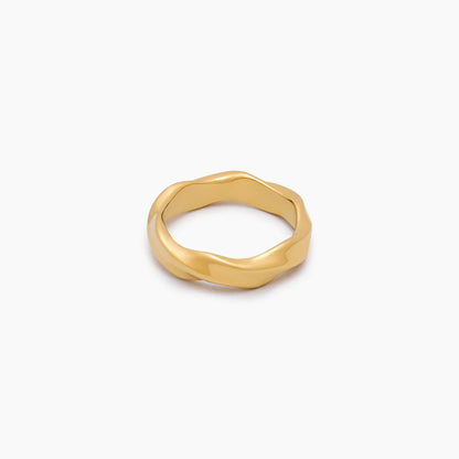 Wave Twist Ring